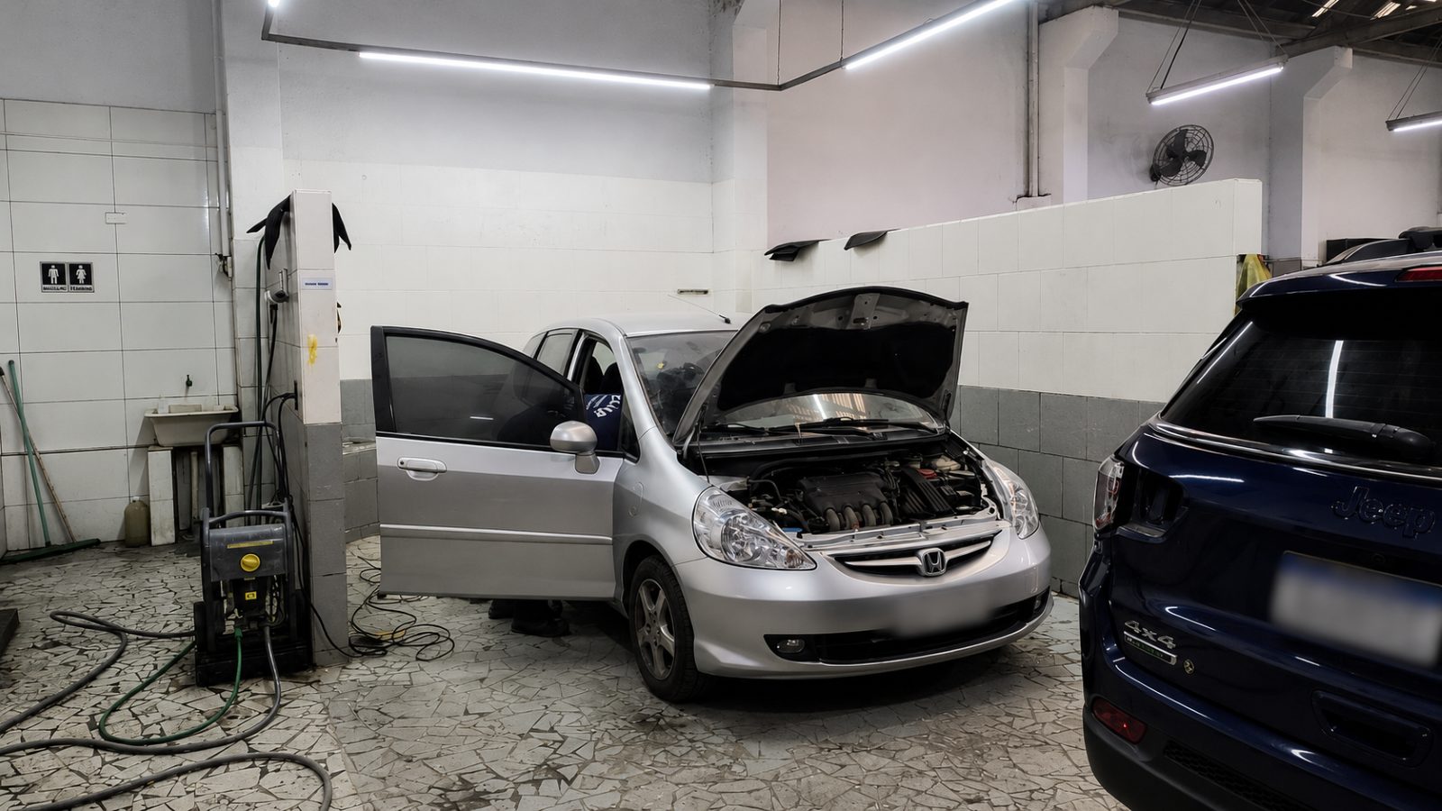 Preparação e reparo de veículo na Tel-Car